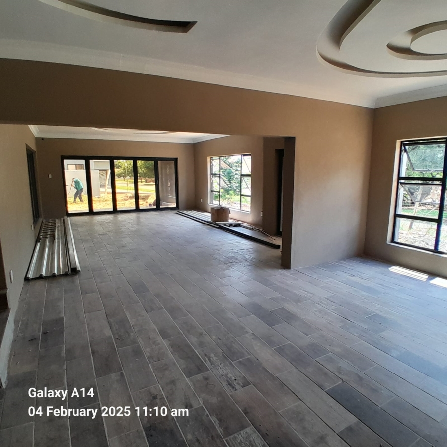 5 Bedroom Property for Sale in Buffelspoort Eco Estate North West